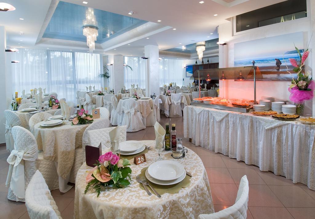 Hotel Tulipe Nazionale Riccione Exterior photo