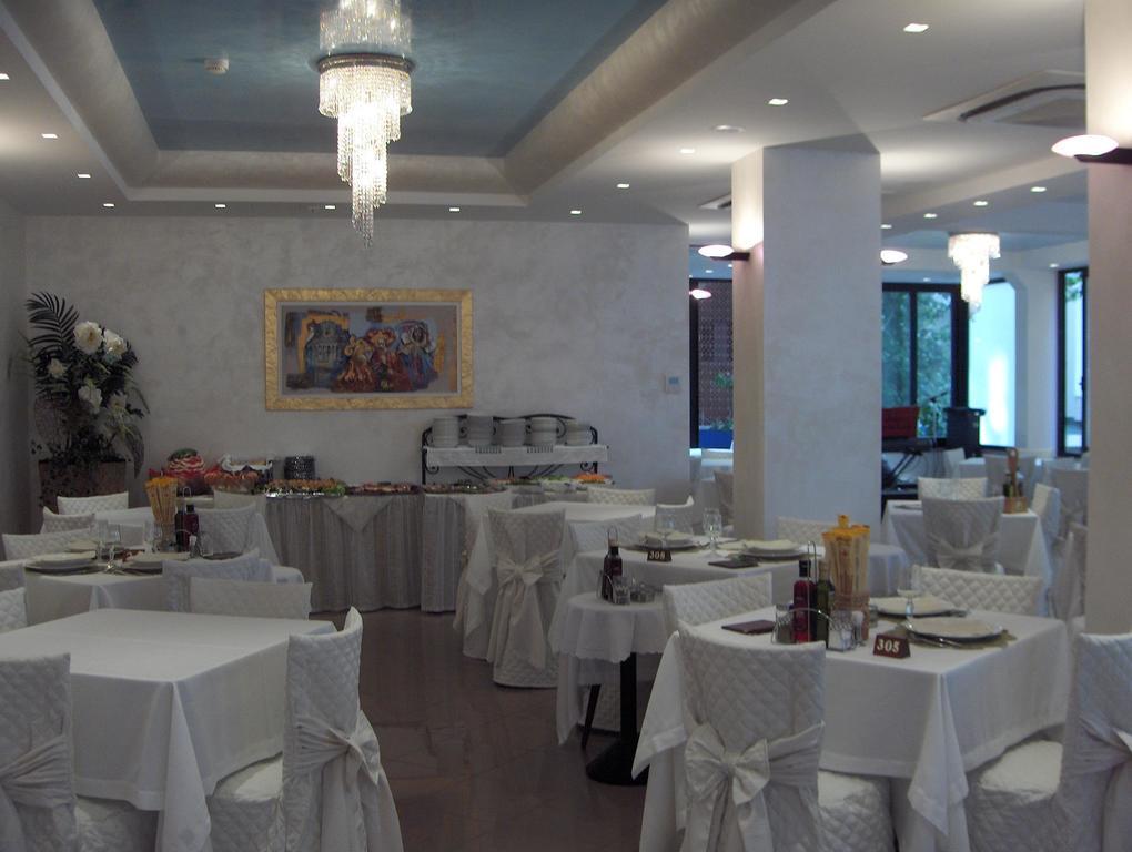 Hotel Tulipe Nazionale Riccione Exterior photo